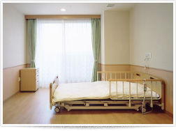 特徴2：全室個室。生活リズムに沿った きめ細やかな対応のユニットケアサービス -img-